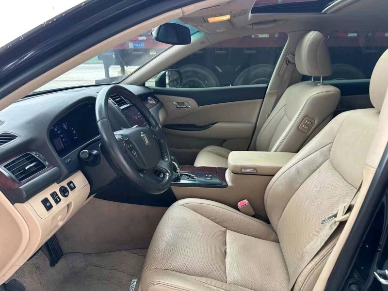 保定11年丰田皇冠4