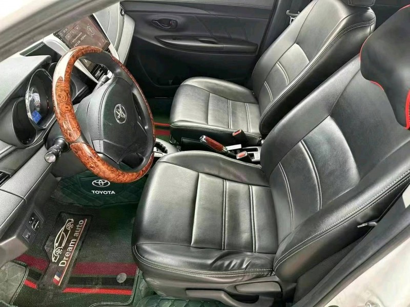 保定19年丰田威飒4