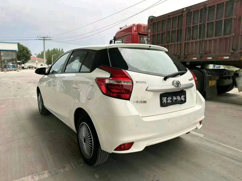 保定19年丰田威飒8