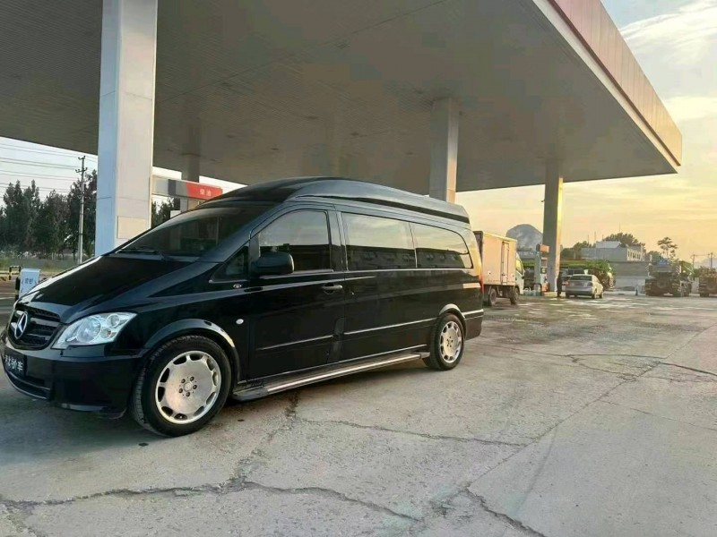 保定13年奔驰威霆2