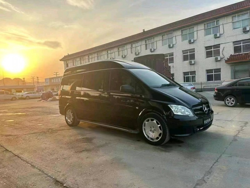 保定13年奔驰威霆3