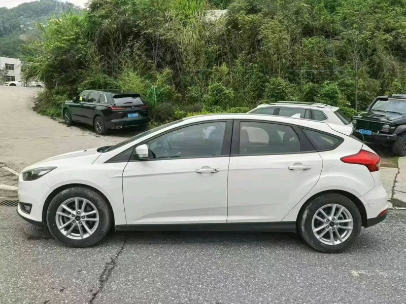 广州17年福特福克斯6