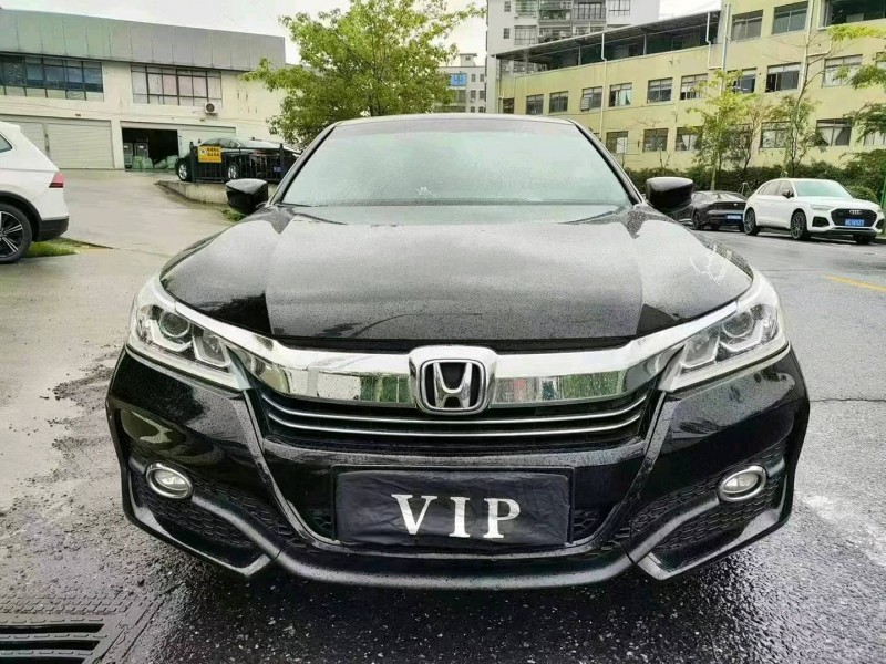 广州17年本田雅阁1