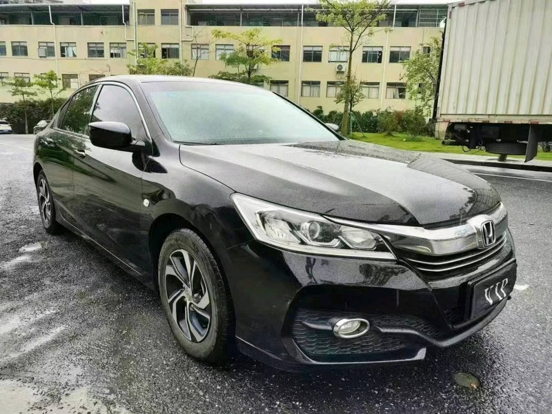 广州17年本田雅阁2