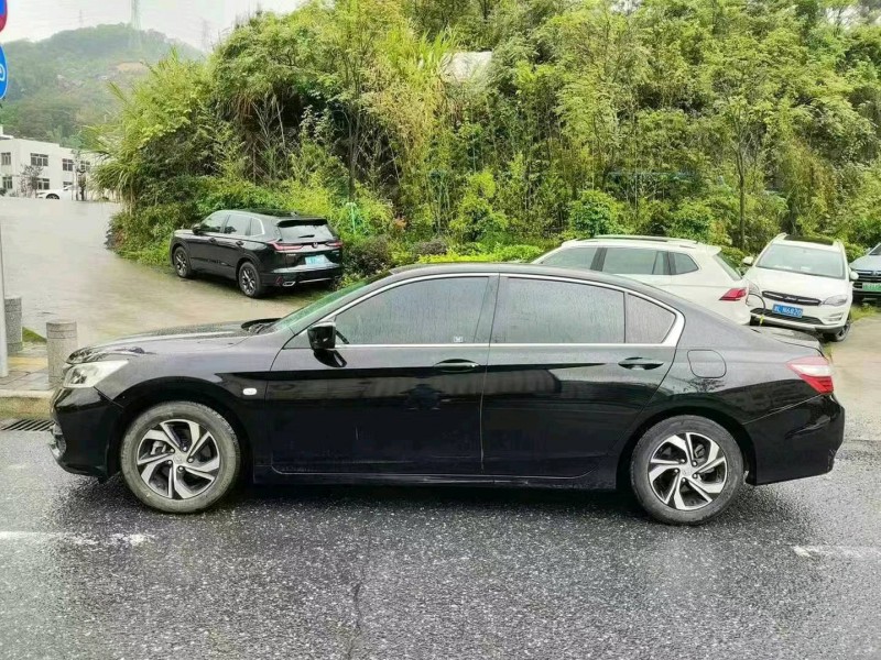 广州17年本田雅阁4