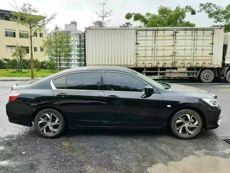 广州17年本田雅阁6