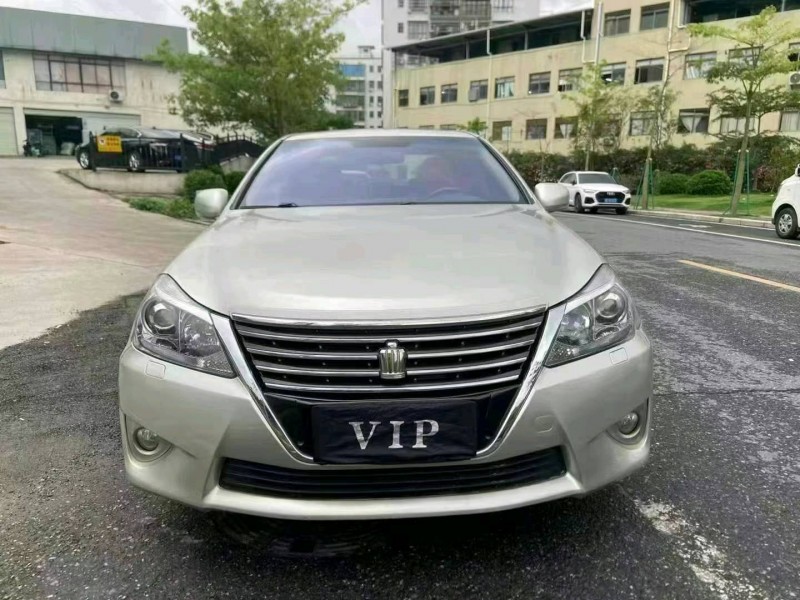 广州10年丰田皇冠1