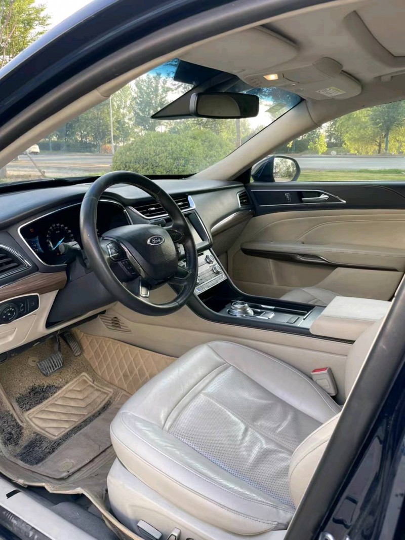 徐州16年福特金牛座8