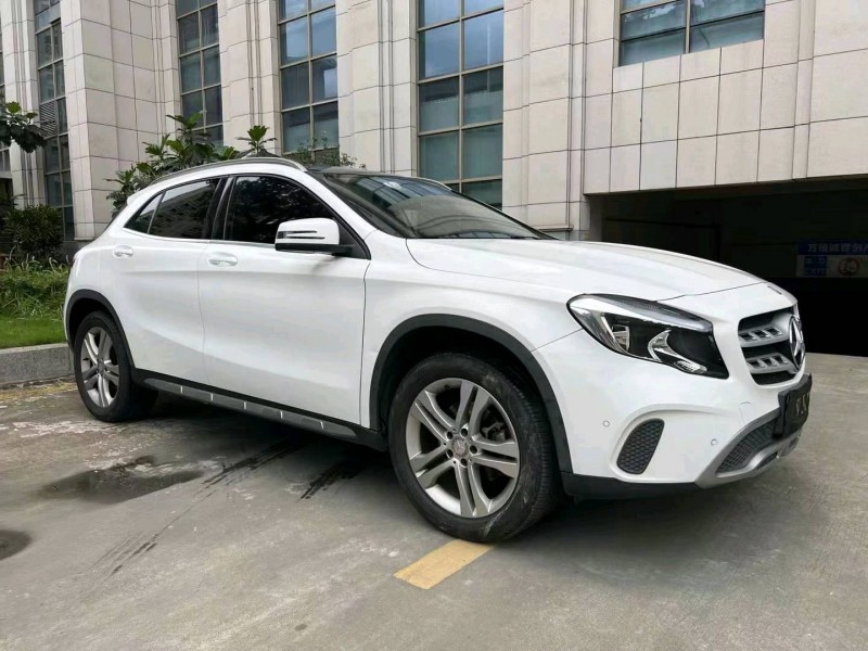 东莞18年奔驰GLA3