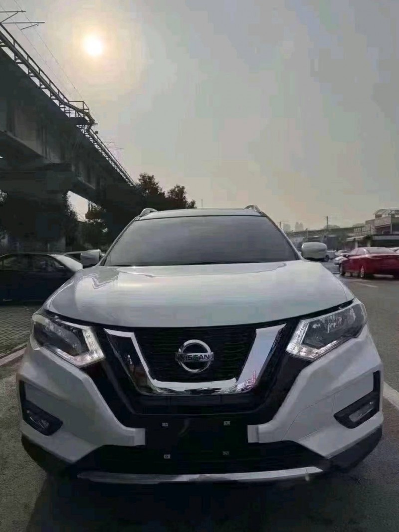 武汉19年日产奇骏1