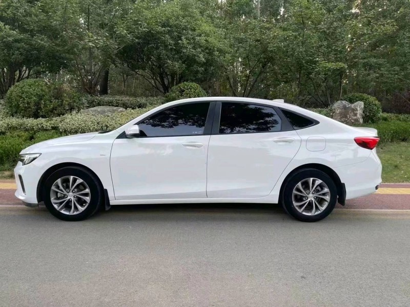 枣庄22年别克威朗7