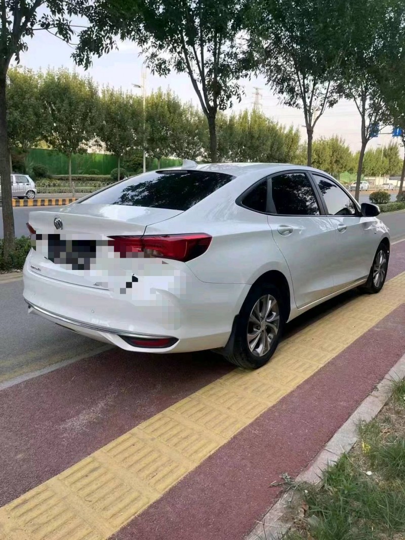 枣庄22年别克威朗9