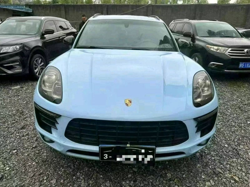 重庆15年保时捷Macan1