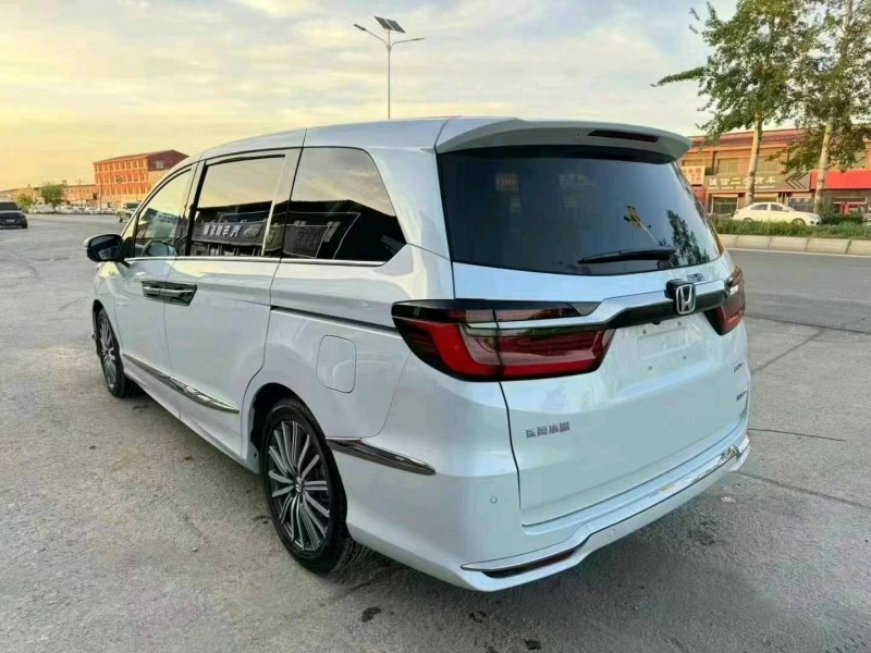 重庆24年本田艾力绅2