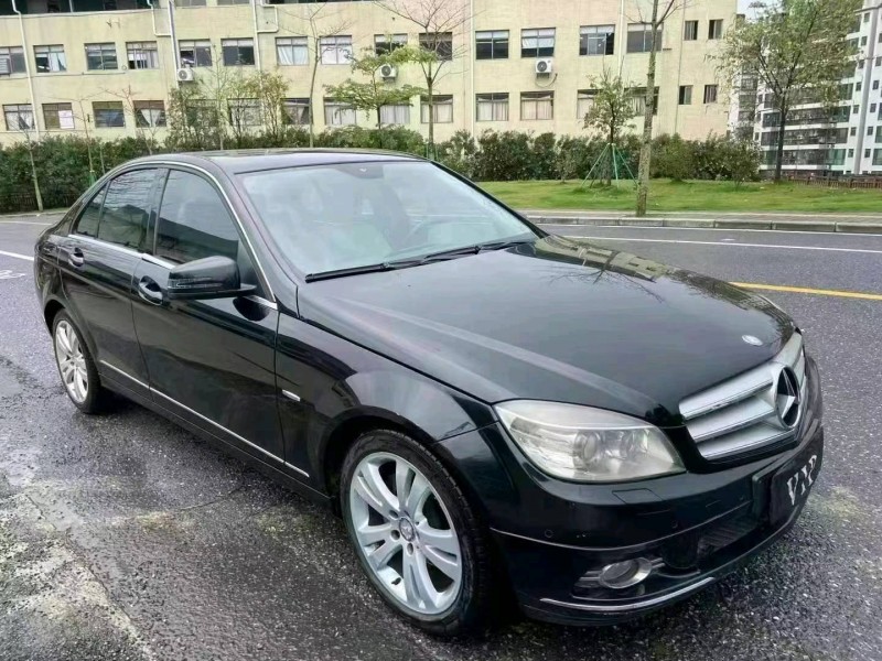 广州11年奔驰C2
