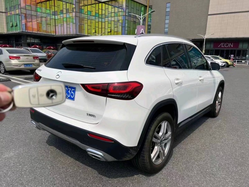 广州22年奔驰GLA8