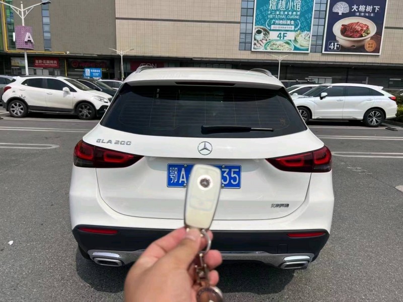 广州22年奔驰GLA9