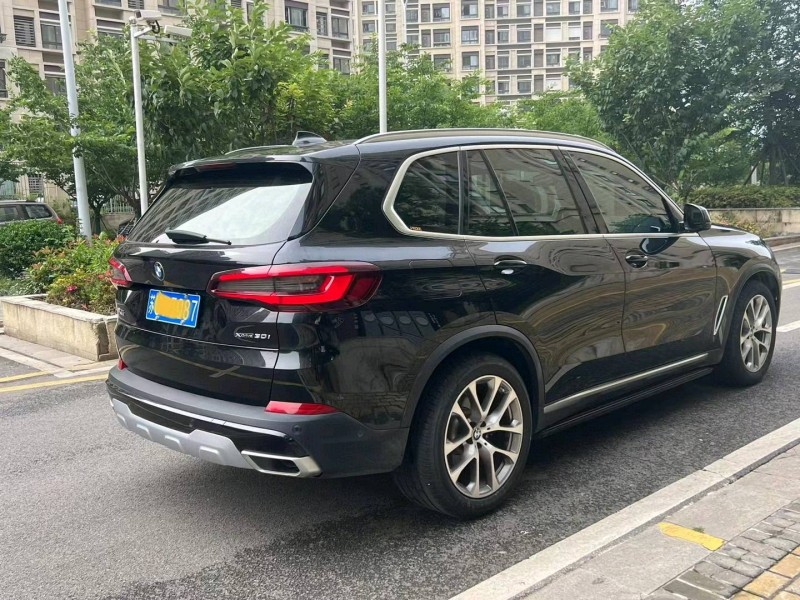 苏州20年宝马X58
