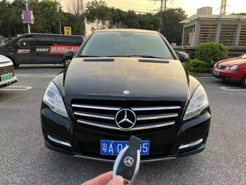 广州18年奔驰R1