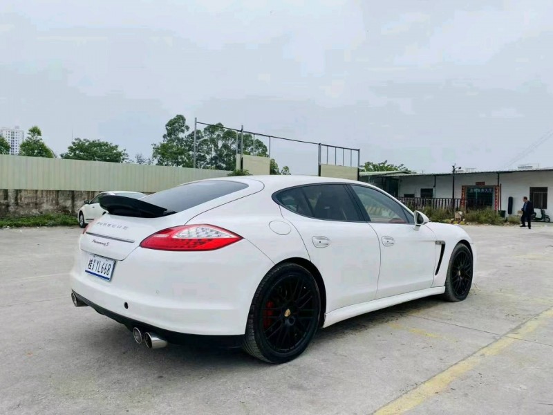 南宁13年保时捷帕拉梅拉7