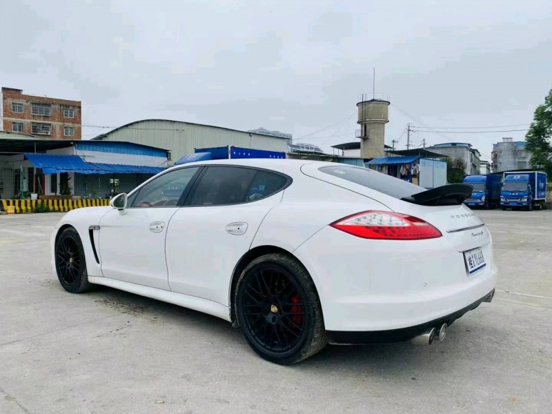 南宁13年保时捷帕拉梅拉8