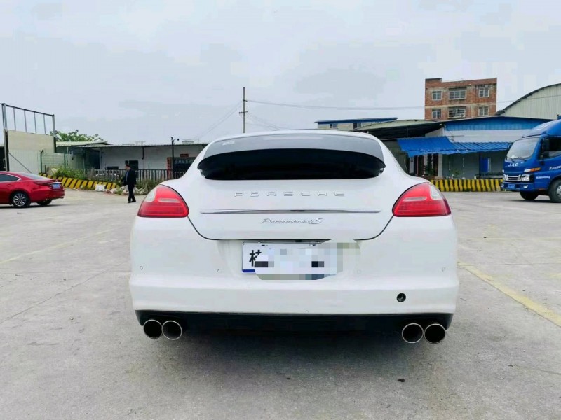 南宁13年保时捷帕拉梅拉9