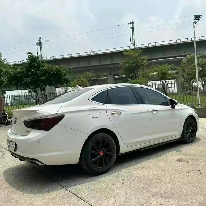 佛山18年别克威朗5