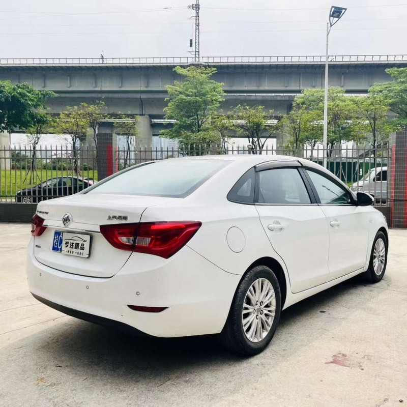 佛山17年别克英朗8