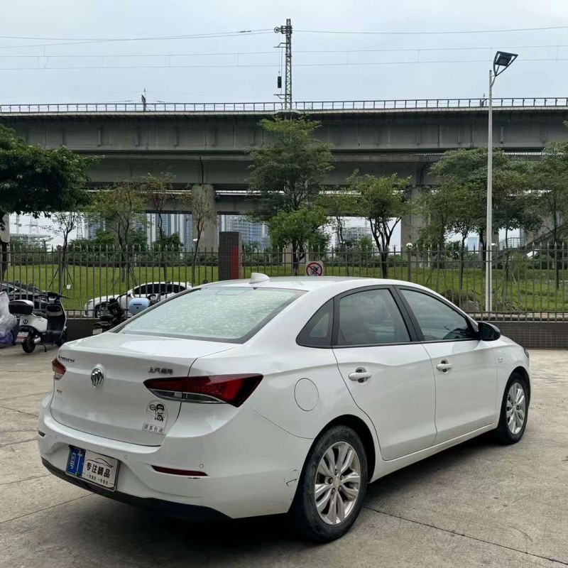 佛山18年别克英朗5