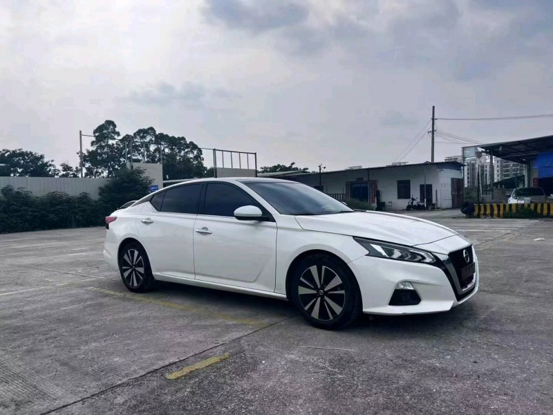 南寧21年日產天籟2