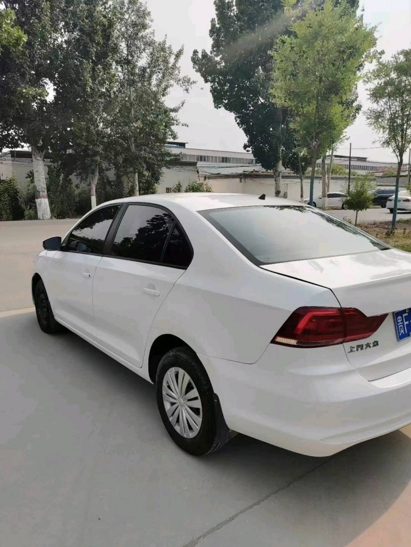 保定20年大众桑塔纳5