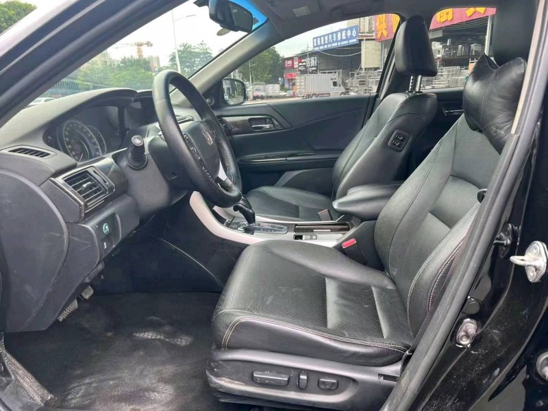 广州15年本田雅阁4