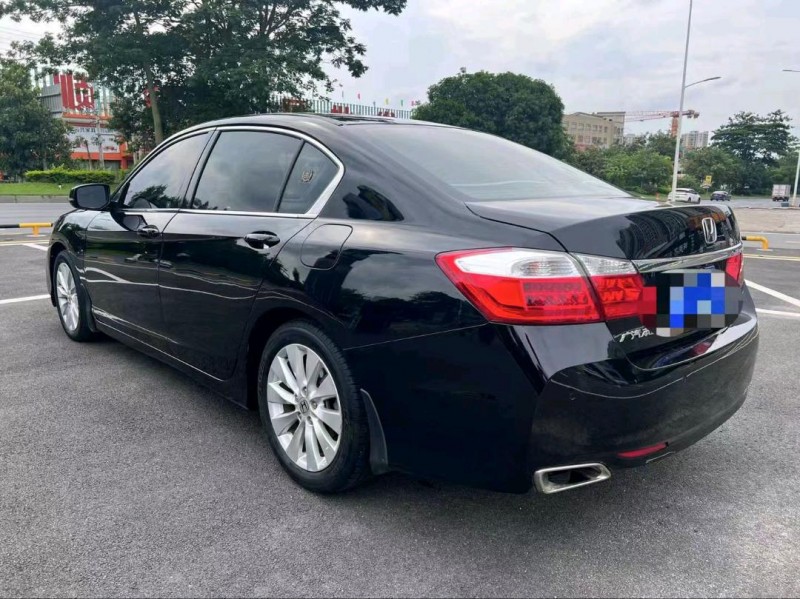 广州15年本田雅阁7