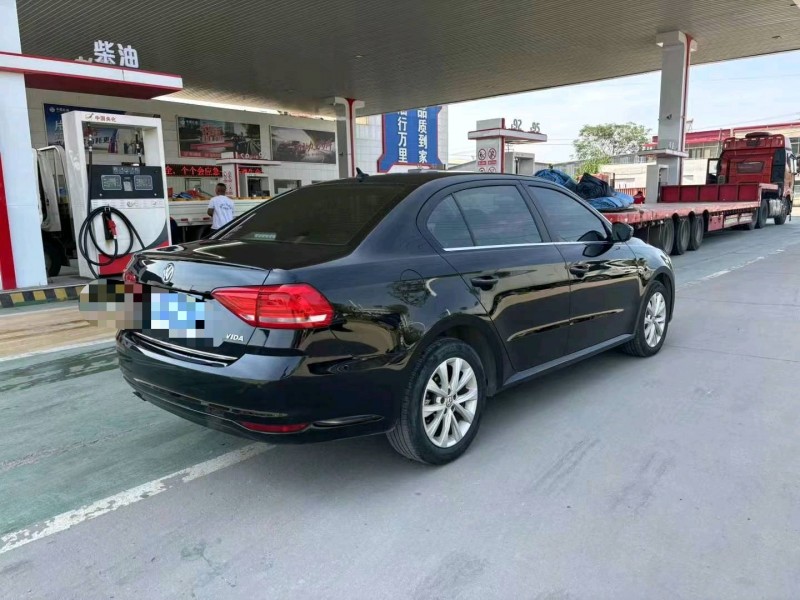 保定17年大众朗逸4