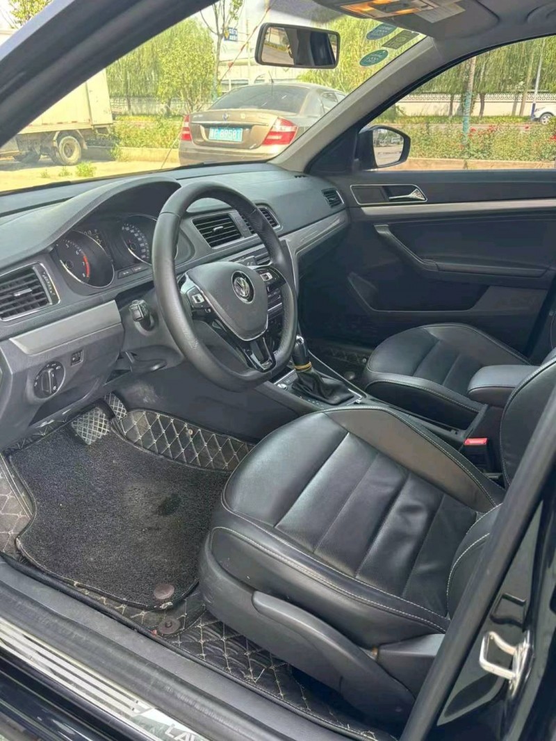 保定17年大众朗逸8