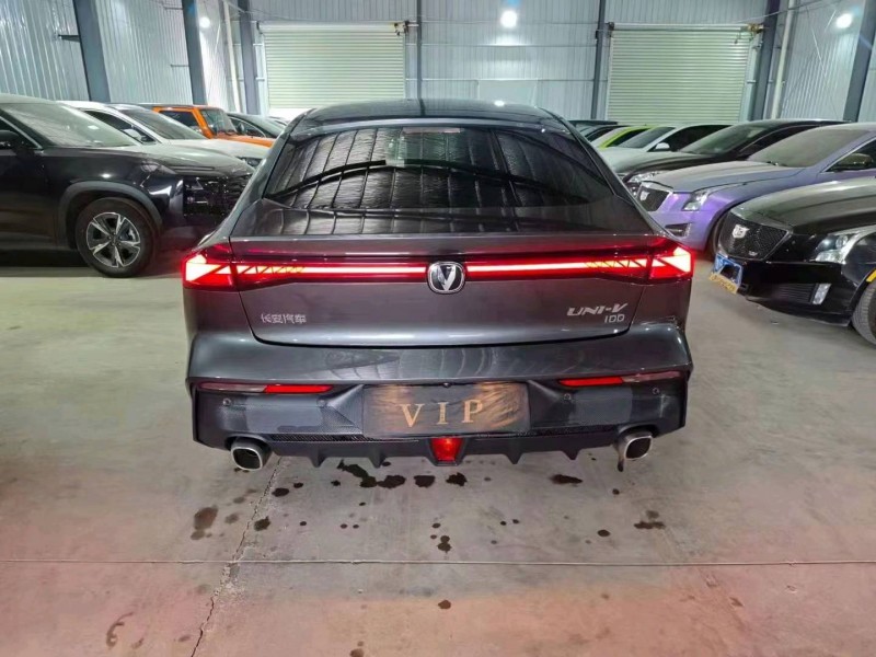东营23年长安汽车UNI-V6