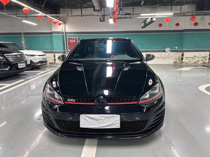 成都16年大众高尔夫1