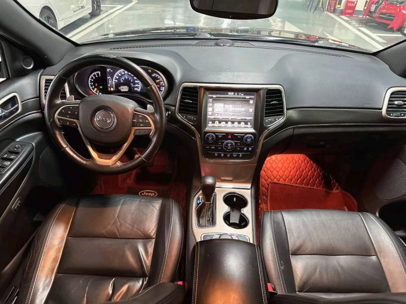 成都18年Jeep大切诺基5