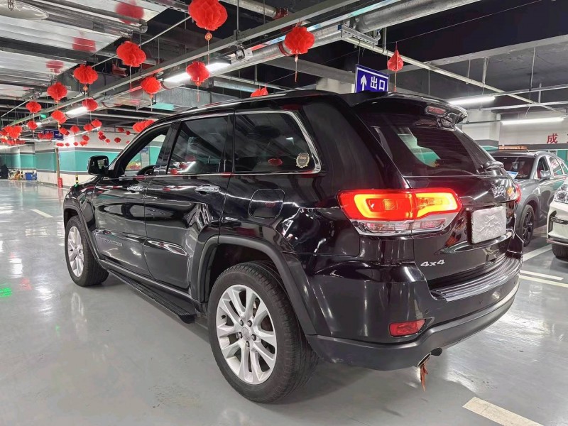成都18年Jeep大切诺基7