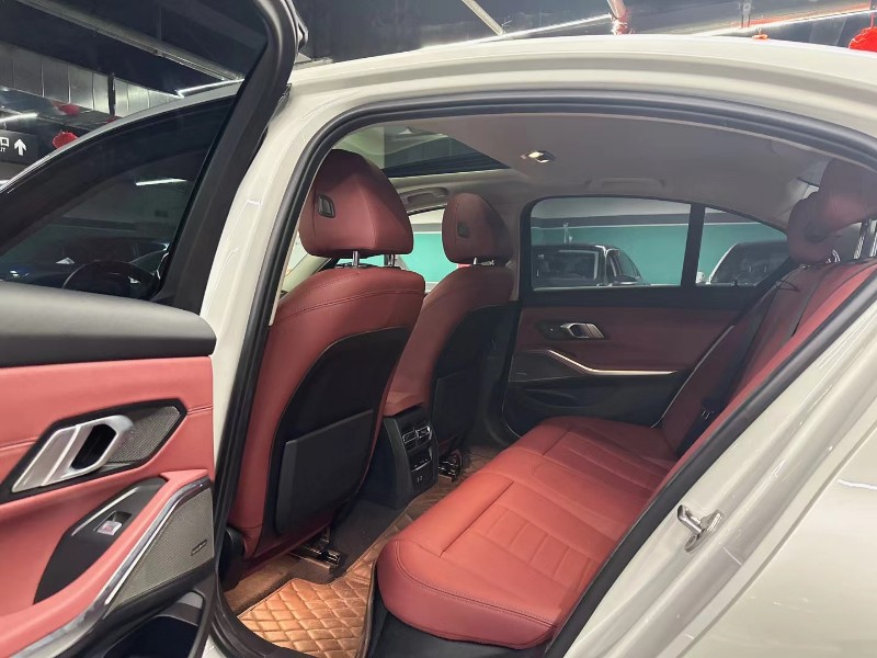 成都21年宝马3系5