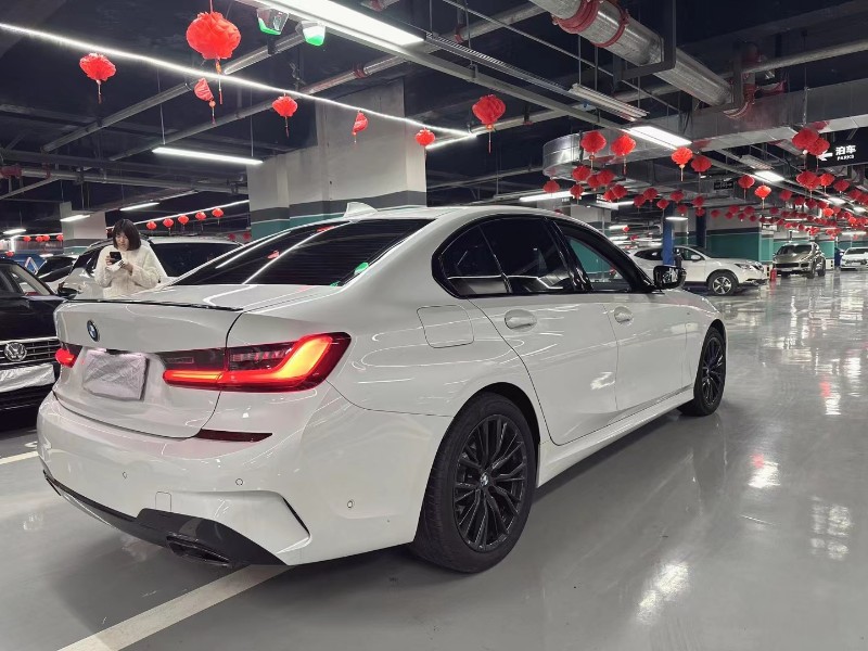 成都21年宝马3系6