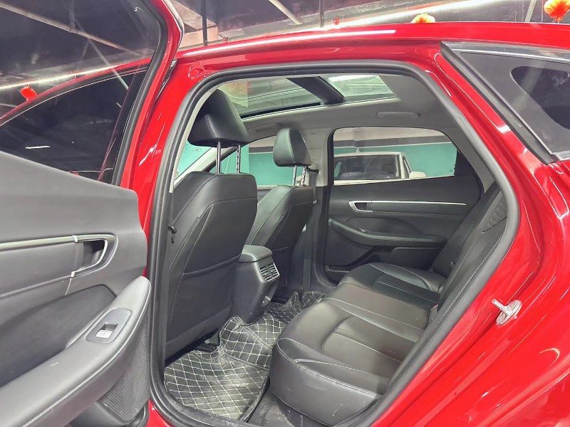 成都20年现代索纳塔十6