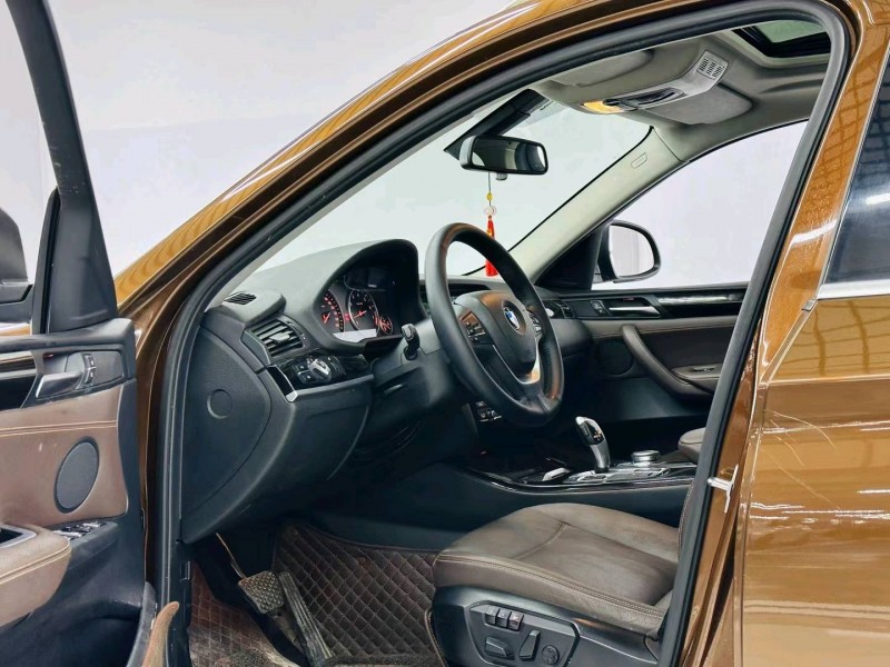 成都16年宝马X43