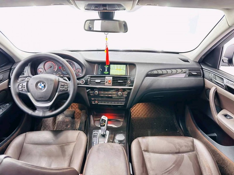 成都16年宝马X44