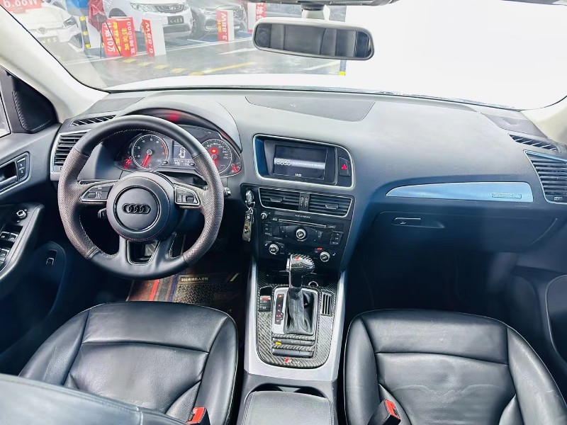 成都14年奥迪Q55