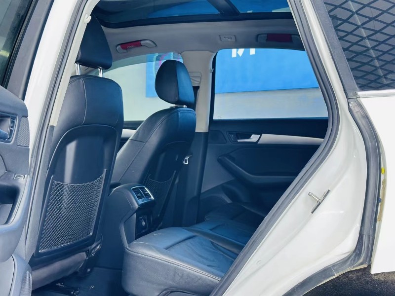 成都14年奥迪Q56