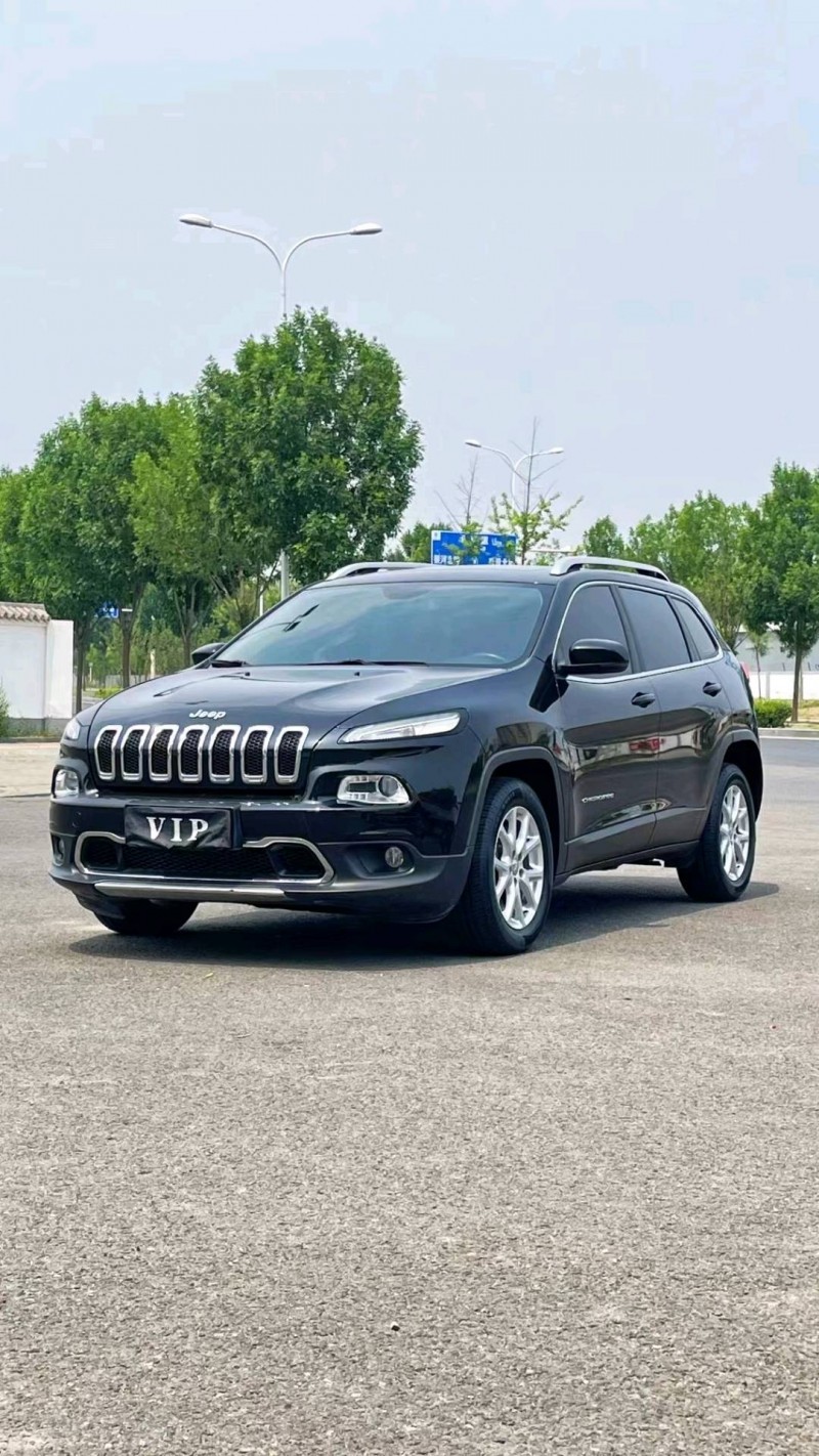 廊坊18年Jeep自由光2