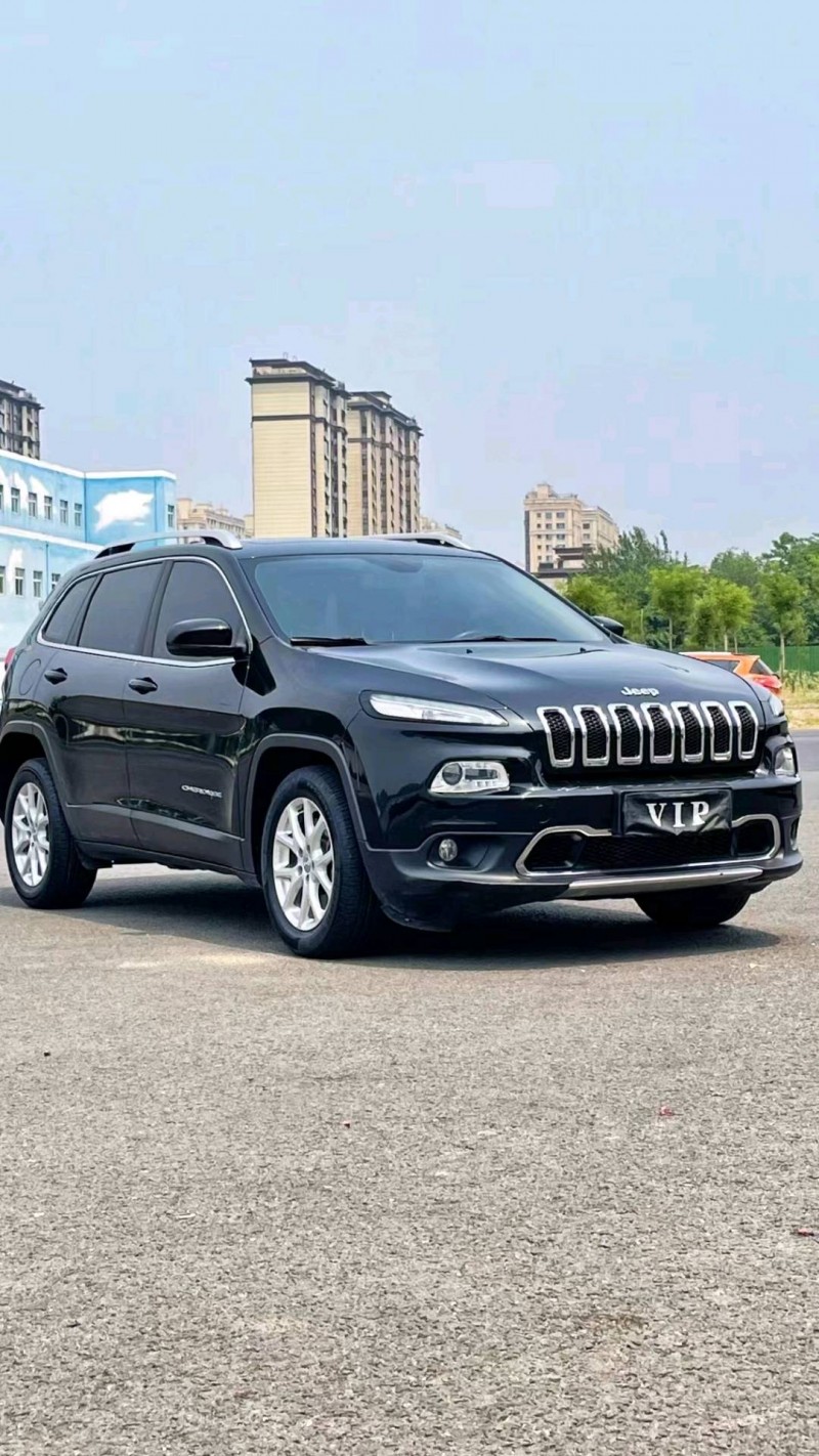 廊坊18年Jeep自由光3