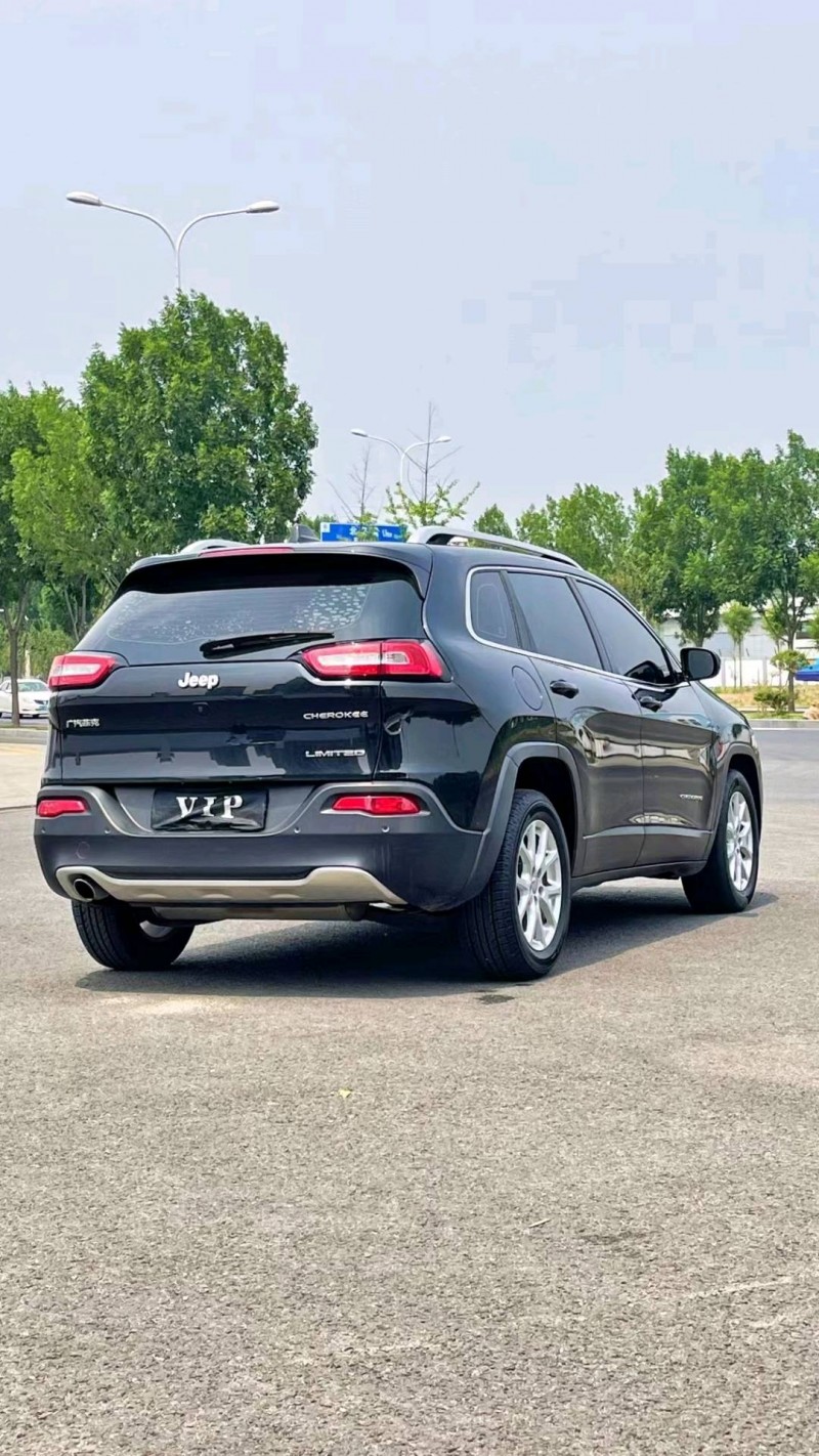 廊坊18年Jeep自由光5