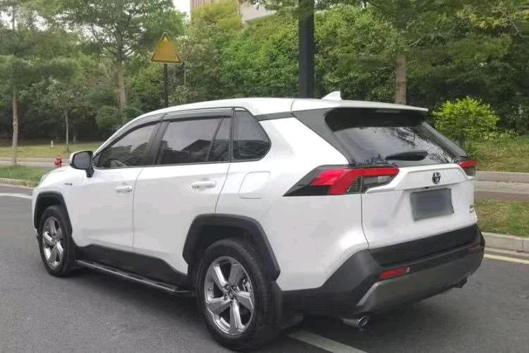 汕头22年丰田RAV47